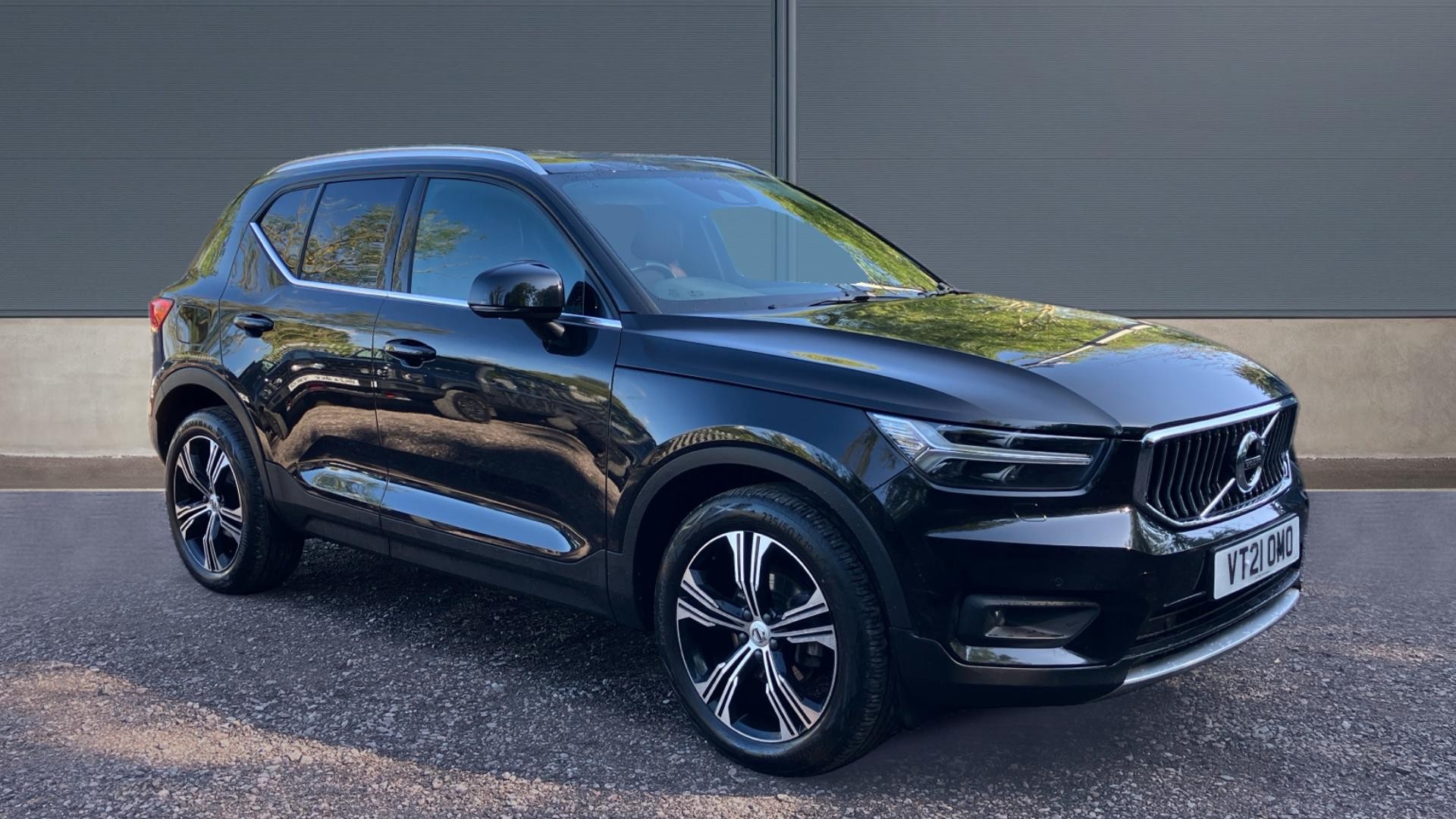 Main listing image - Volvo XC40