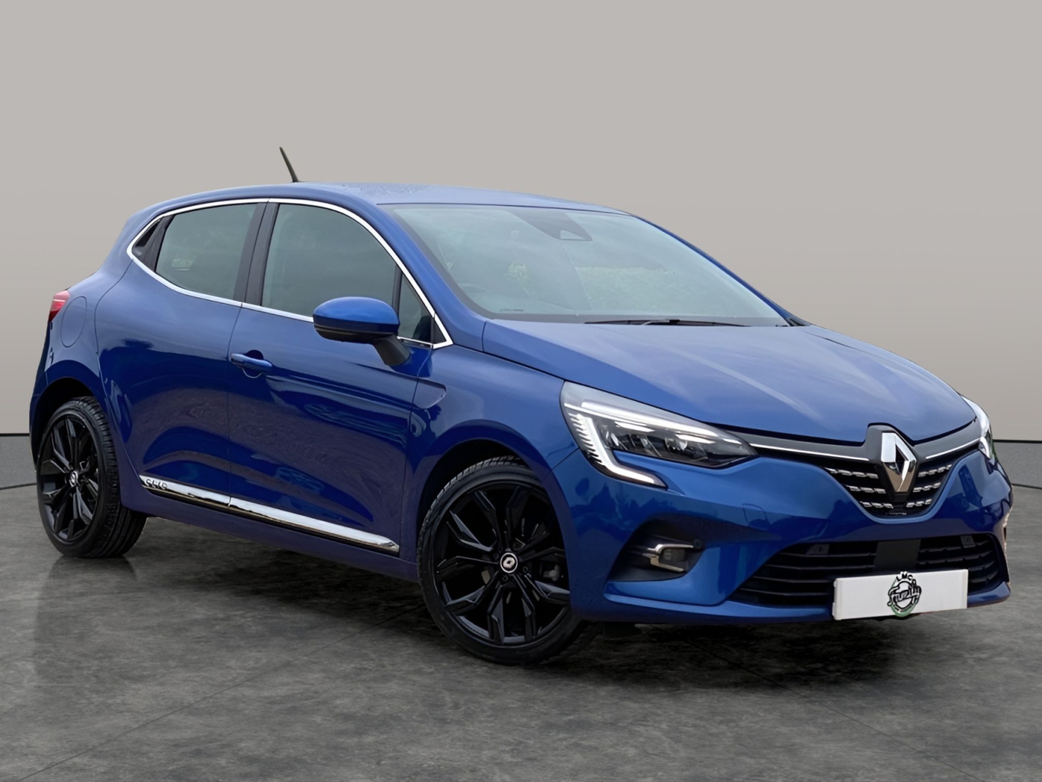 Main listing image - Renault Clio