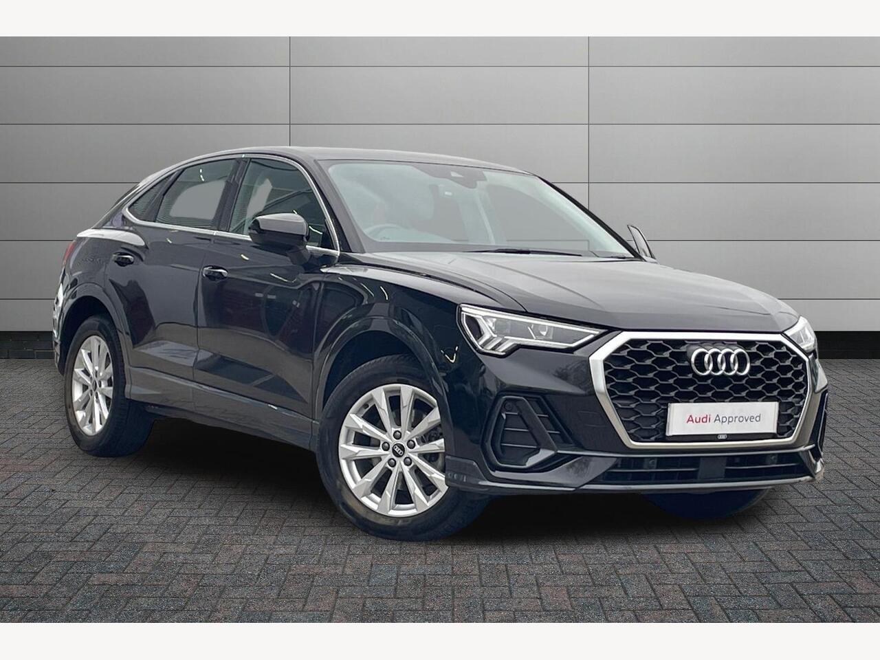 Main listing image - Audi Q3