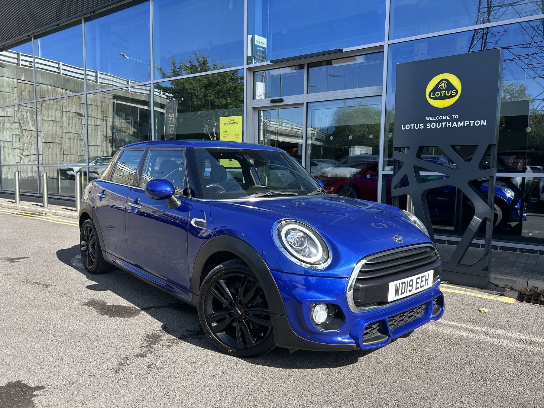 Main listing image - MINI Hatchback 5dr