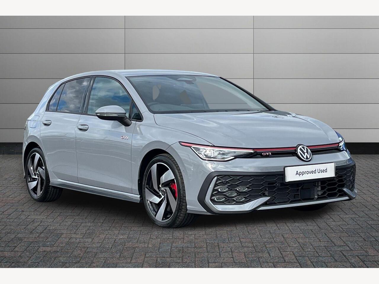 Main listing image - Volkswagen Golf