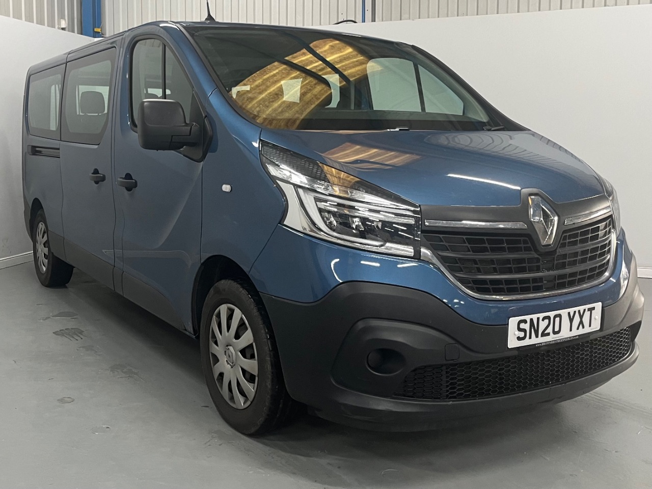 Main listing image - Renault Trafic