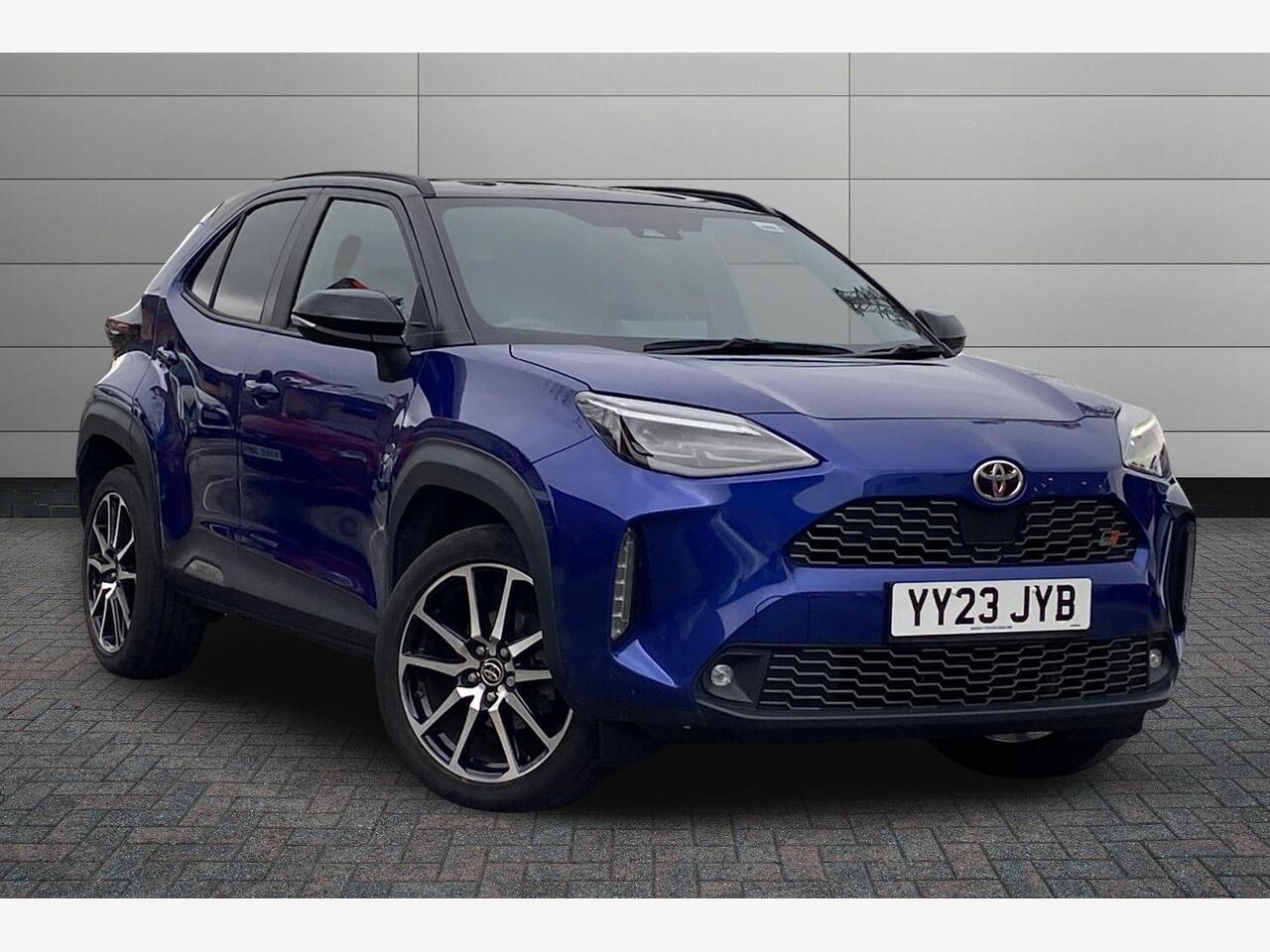 Main listing image - Toyota Yaris Cross