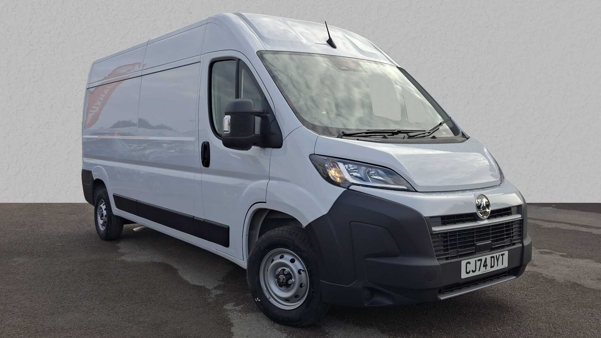 Main listing image - Vauxhall Movano