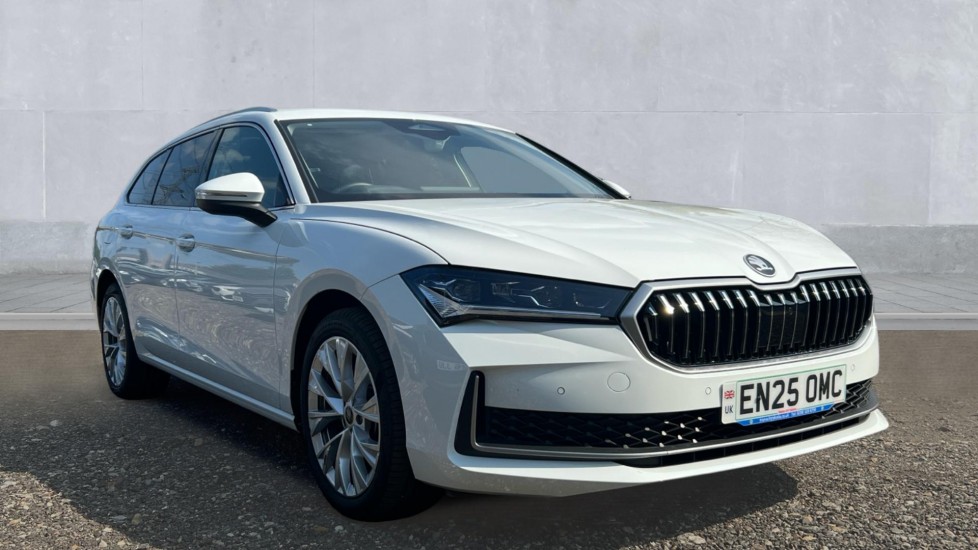 Main listing image - Skoda Superb