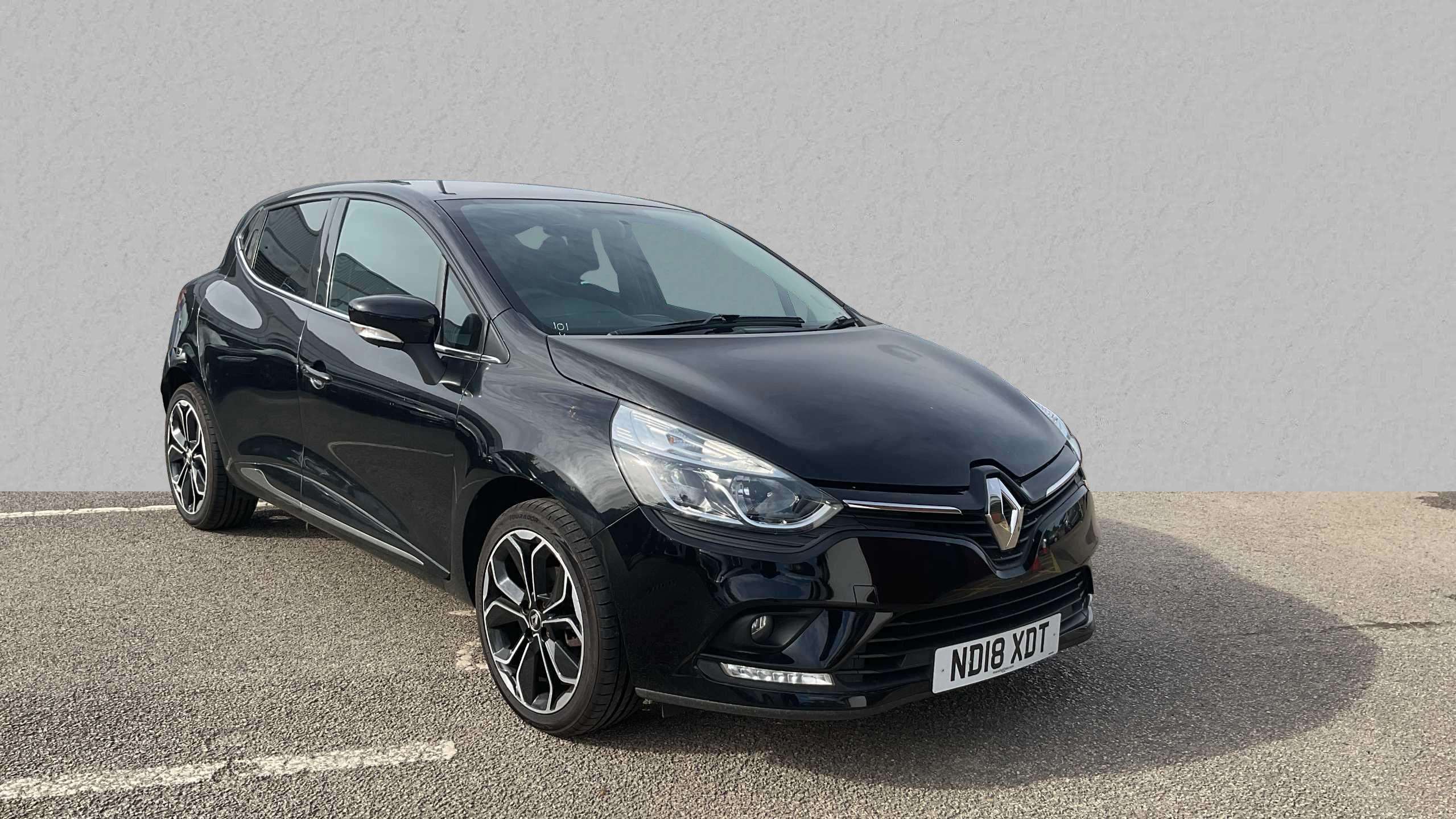 Main listing image - Renault Clio