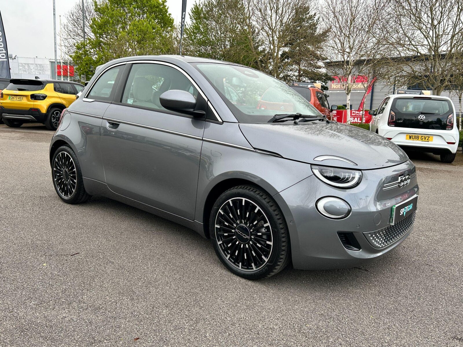 Main listing image - Fiat 500 Electric