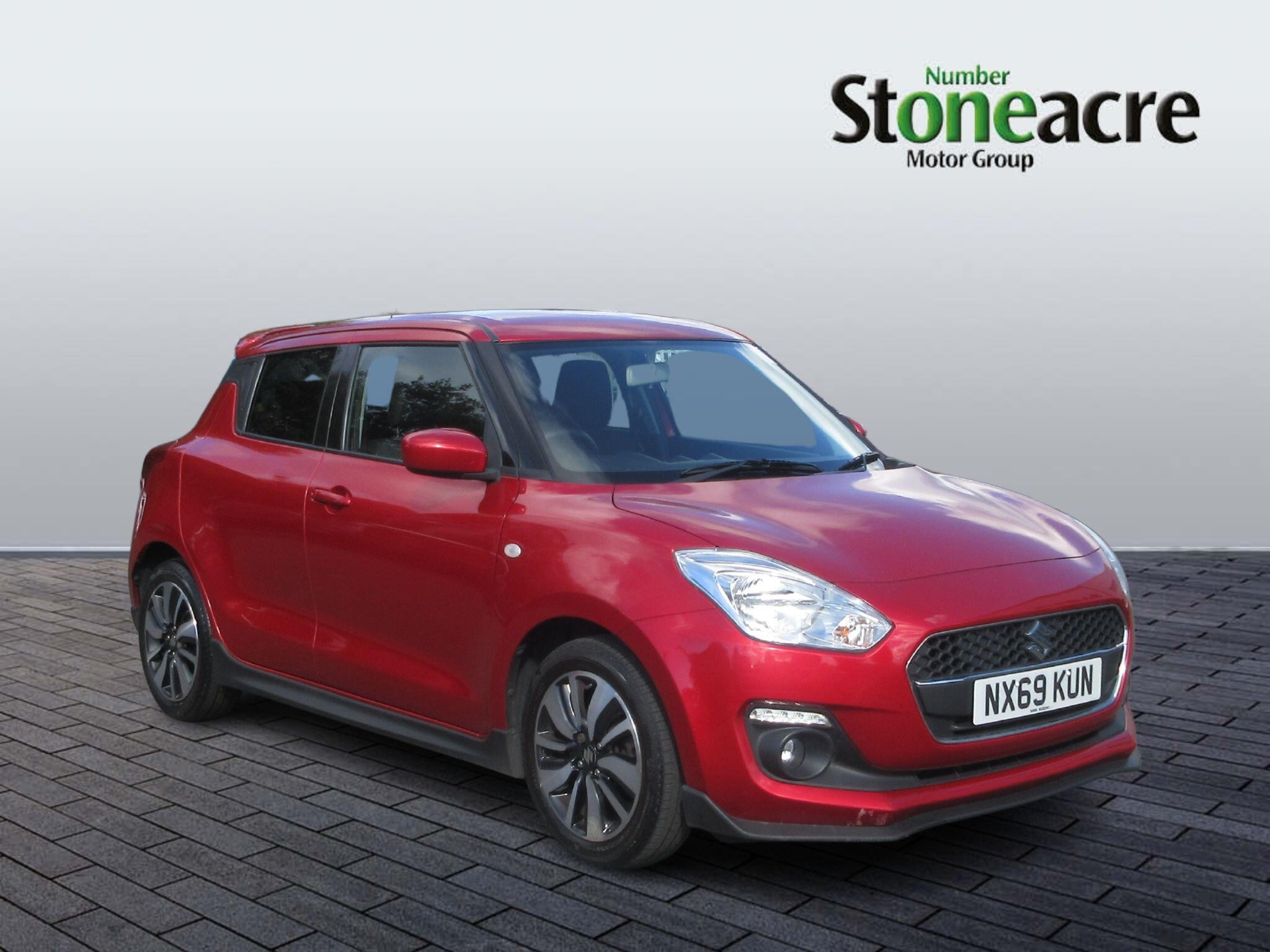 Main listing image - Suzuki Swift