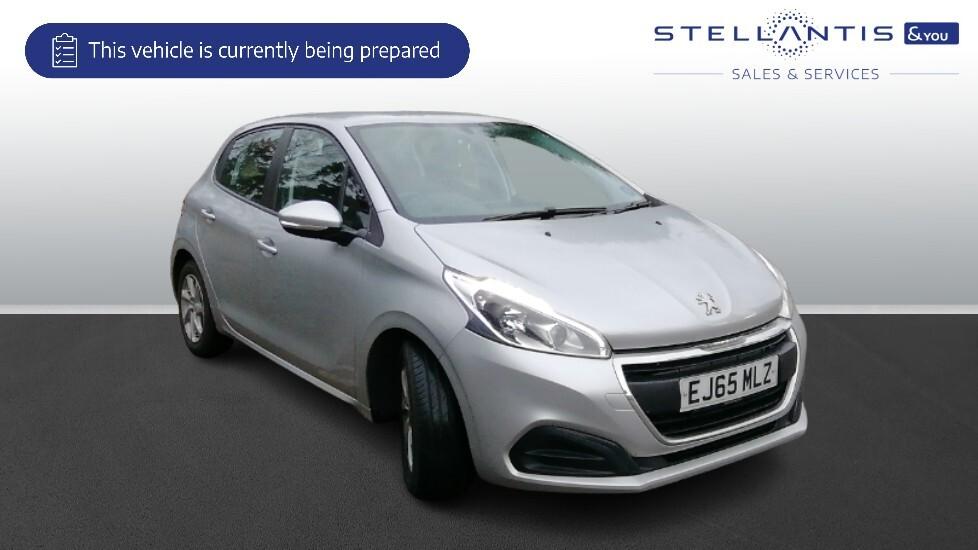 Main listing image - Peugeot 208