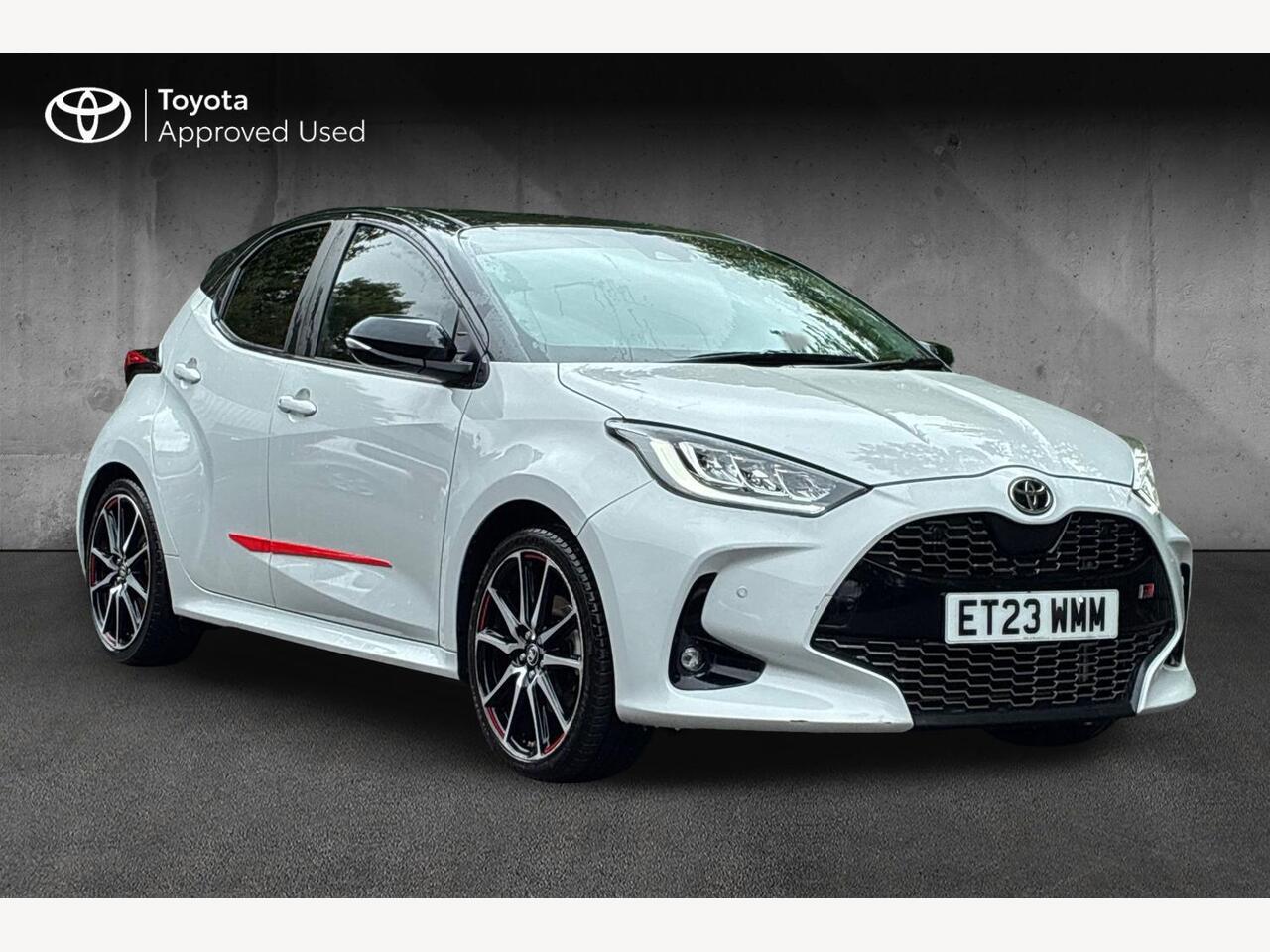 Main listing image - Toyota Yaris