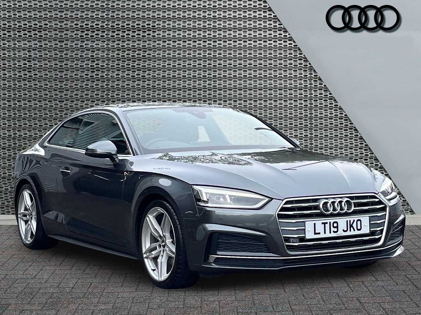 Main listing image - Audi A5