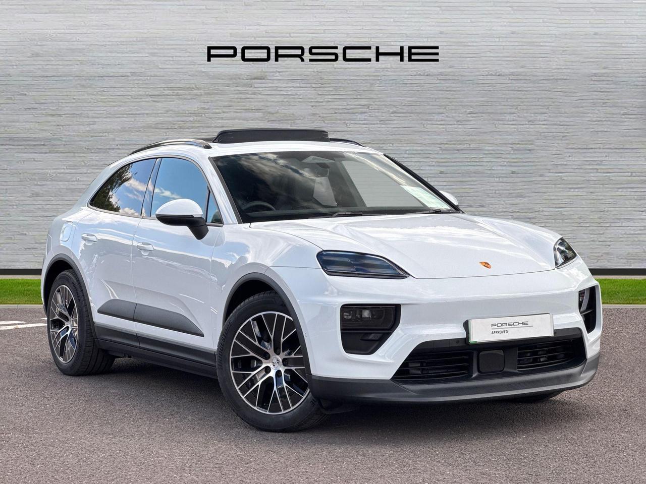 Main listing image - Porsche Macan