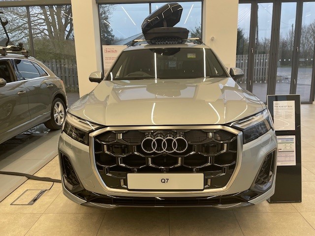 Main listing image - Audi Q7