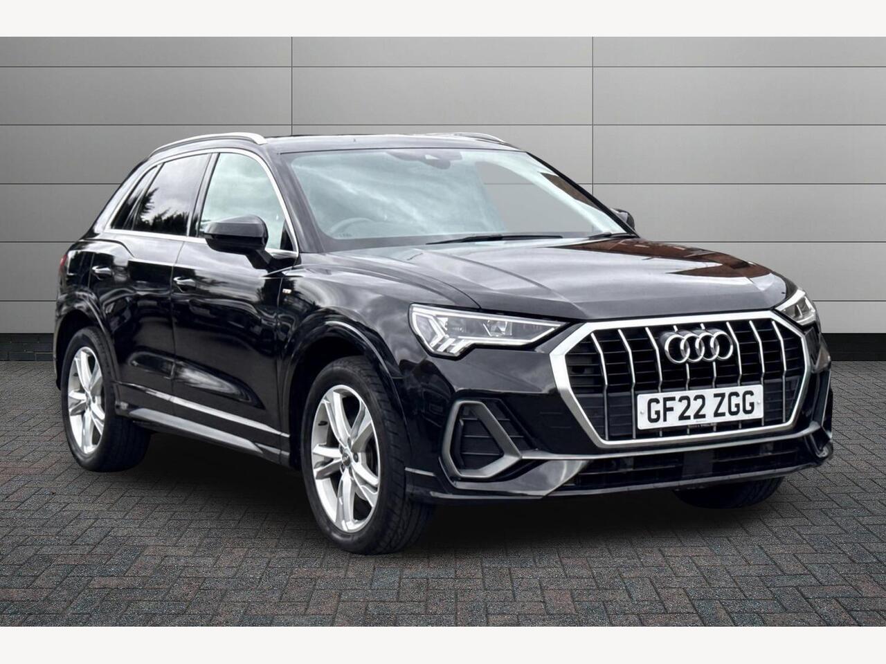 Main listing image - Audi Q3