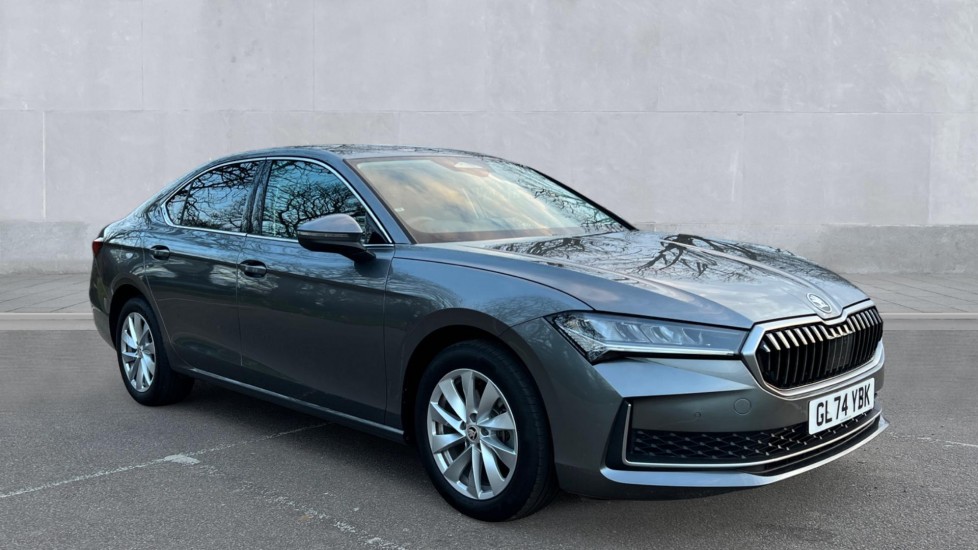 Main listing image - Skoda Superb