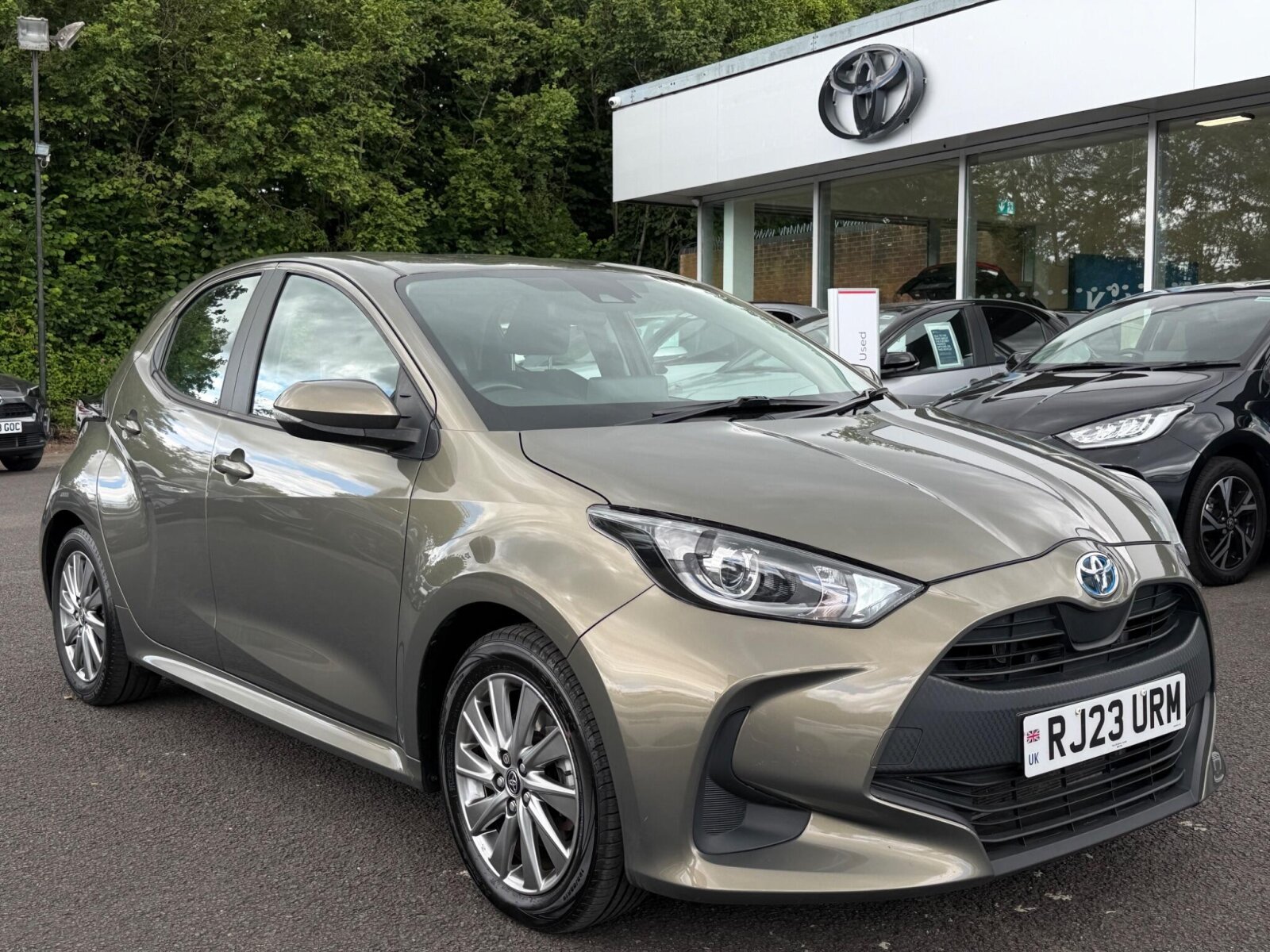 Main listing image - Toyota Yaris