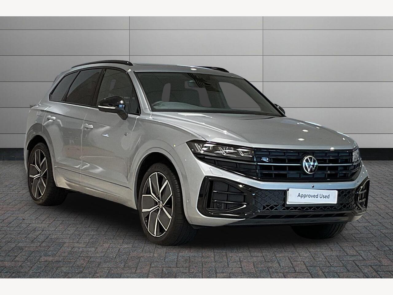 Main listing image - Volkswagen Touareg