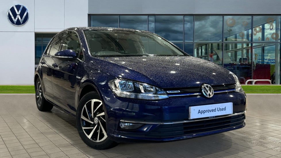 Main listing image - Volkswagen Golf