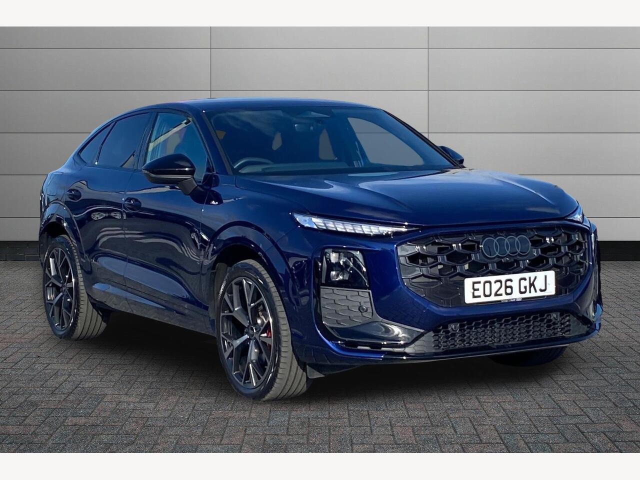 Main listing image - Audi Q3