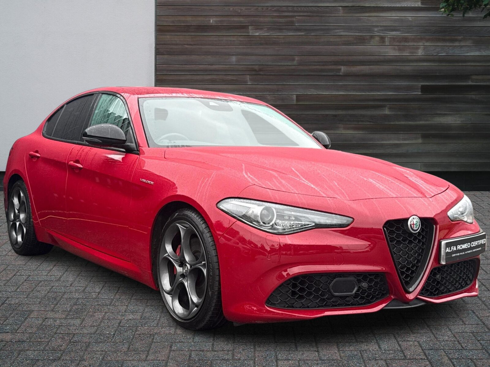 Main listing image - Alfa Romeo Giulia