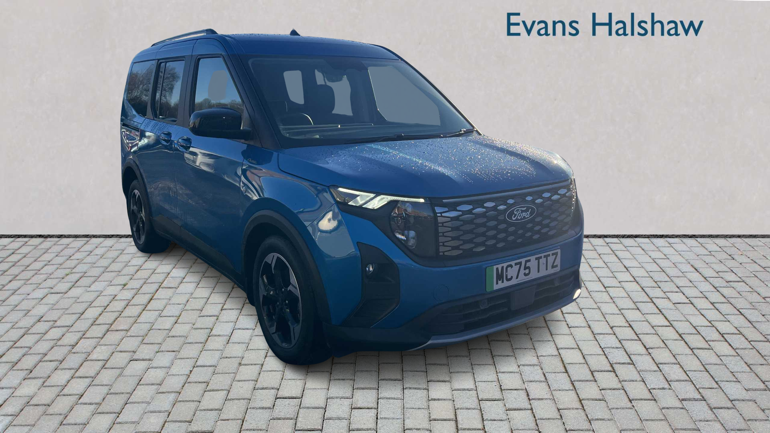 Main listing image - Ford Tourneo Courier