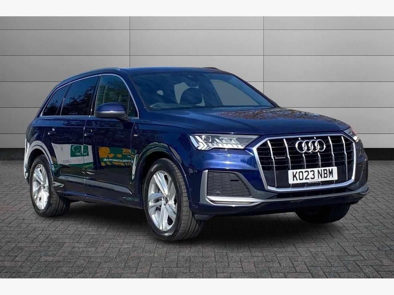 Main listing image - Audi Q7