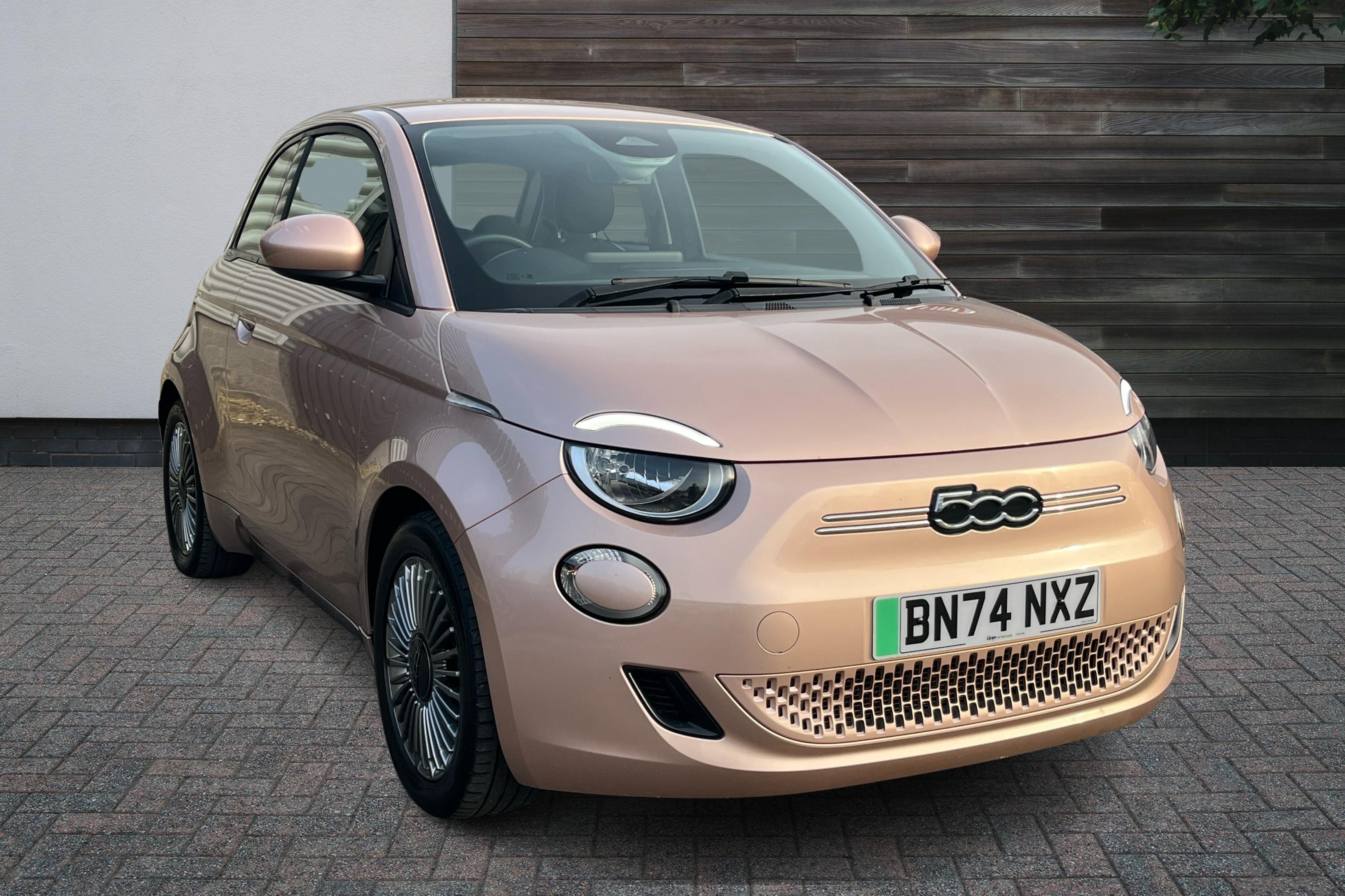 Main listing image - Fiat 500 Electric