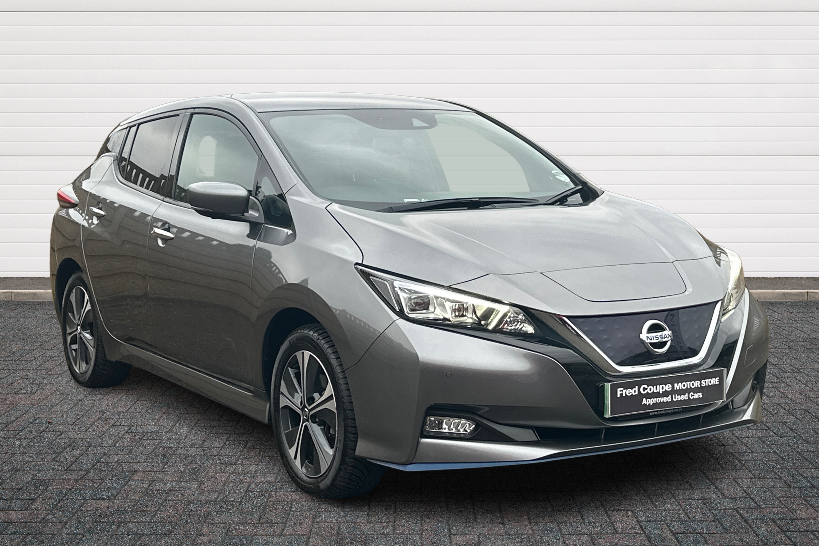 Main listing image - Nissan Leaf