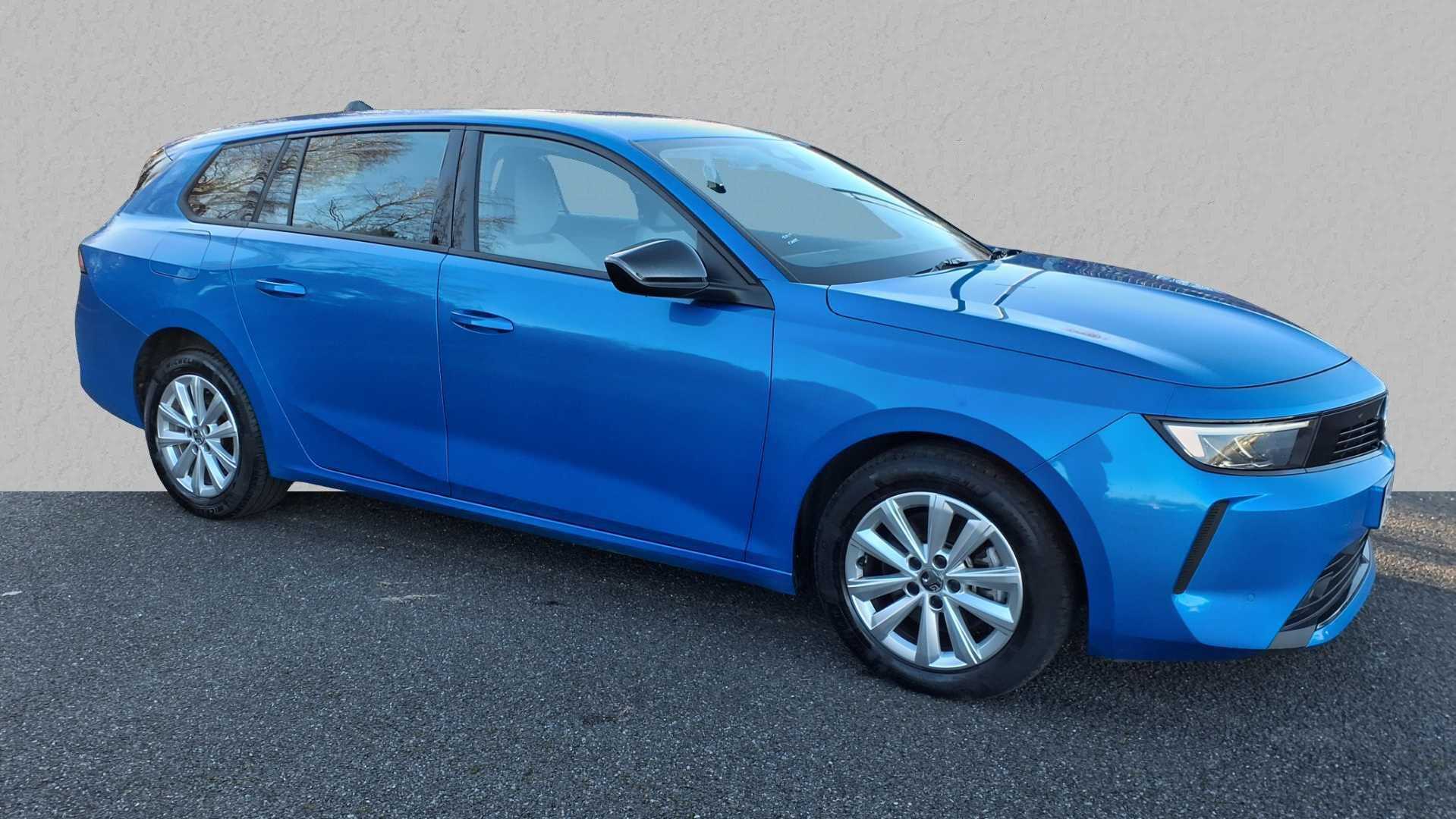 Main listing image - Vauxhall Astra Sports Tourer