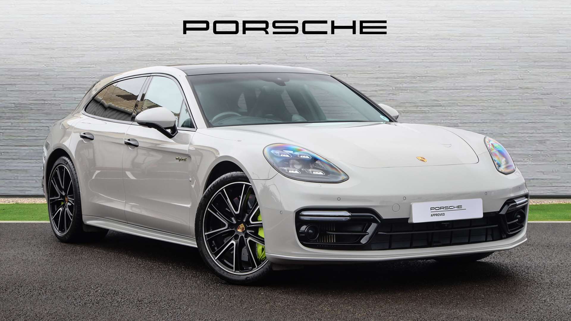 Main listing image - Porsche Panamera Sport Turismo