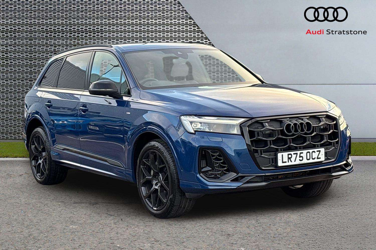 Main listing image - Audi Q7