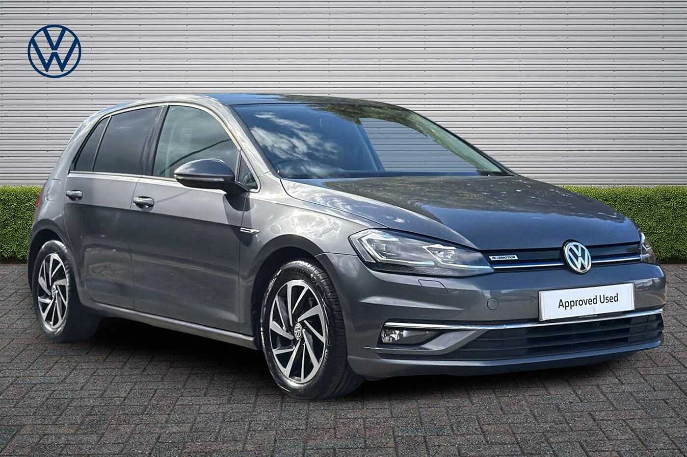 Main listing image - Volkswagen Golf