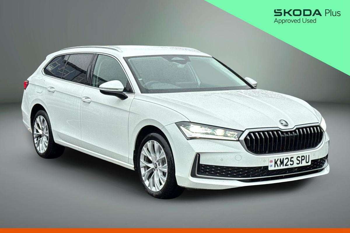 Main listing image - Skoda Superb Estate
