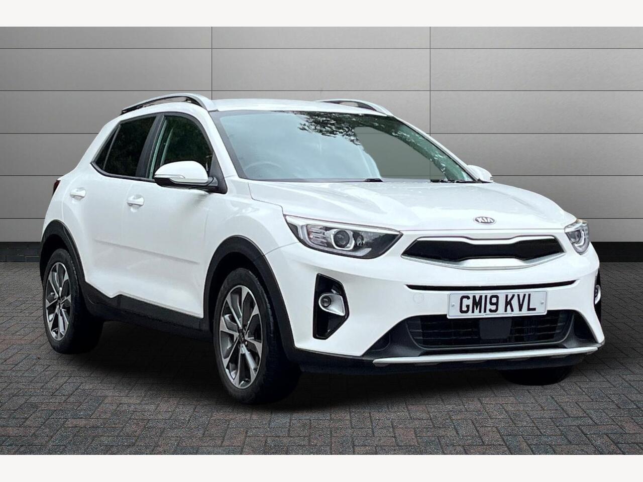 Main listing image - Kia Stonic