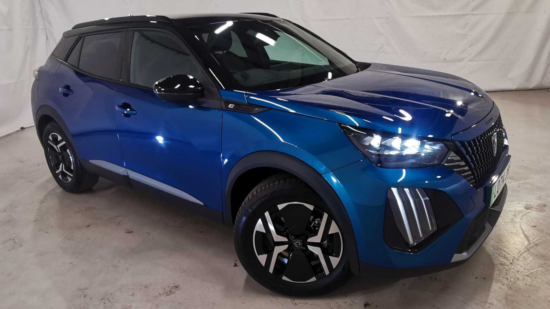 Main listing image - Peugeot e-2008