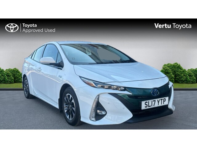 Main listing image - Toyota Prius Plug-In
