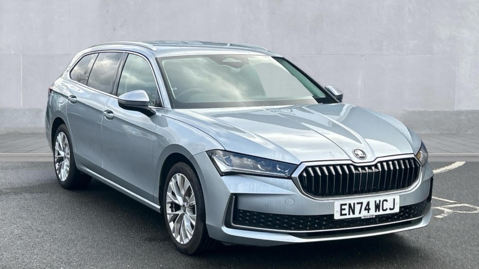Main listing image - Skoda Superb Estate