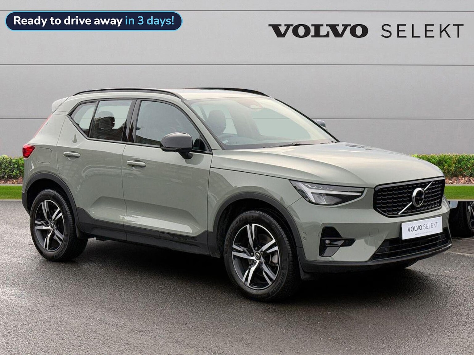 Main listing image - Volvo XC40