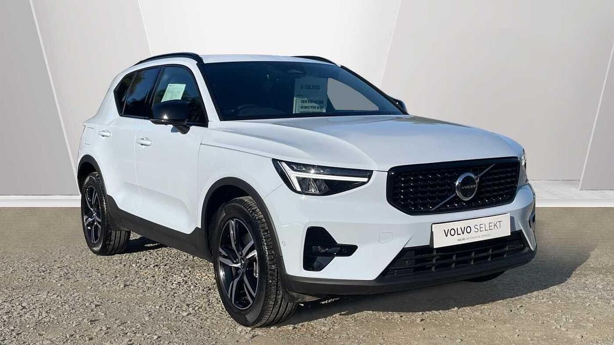 Main listing image - Volvo XC40