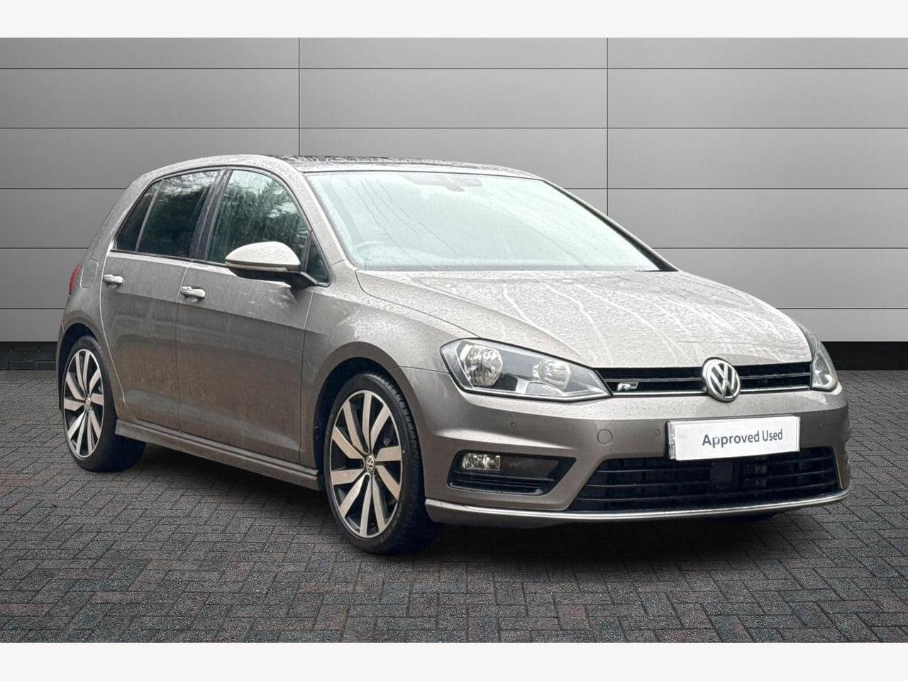 Main listing image - Volkswagen Golf