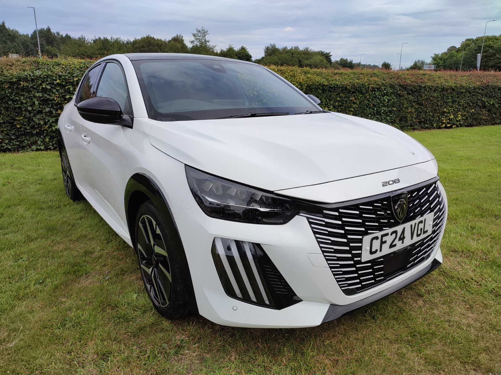Main listing image - Peugeot 208