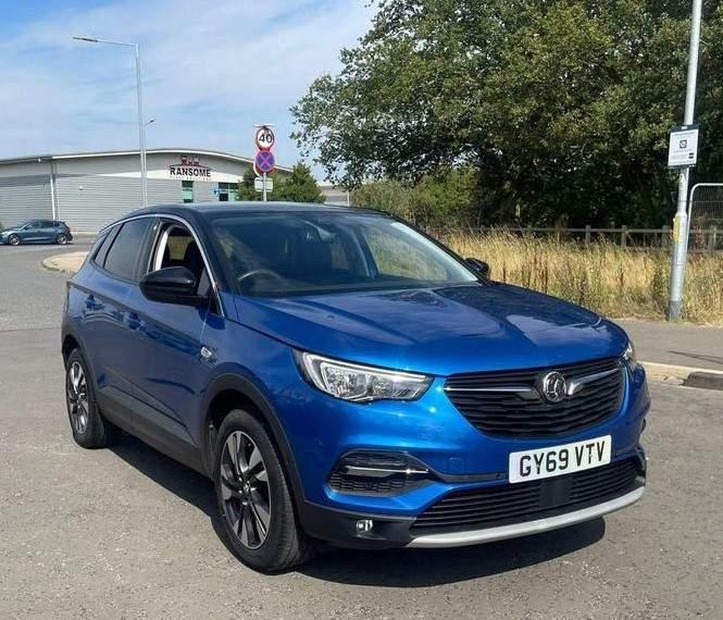 Main listing image - Vauxhall Grandland X