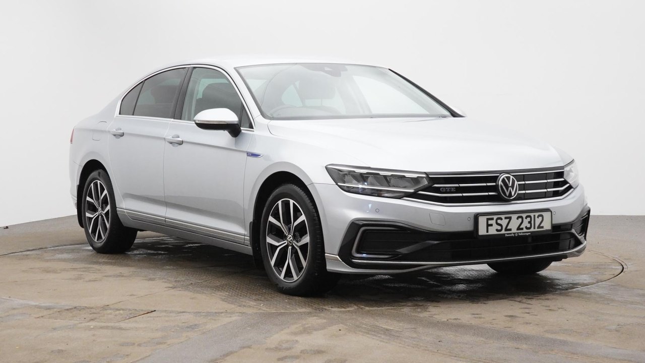 Main listing image - Volkswagen Passat GTE