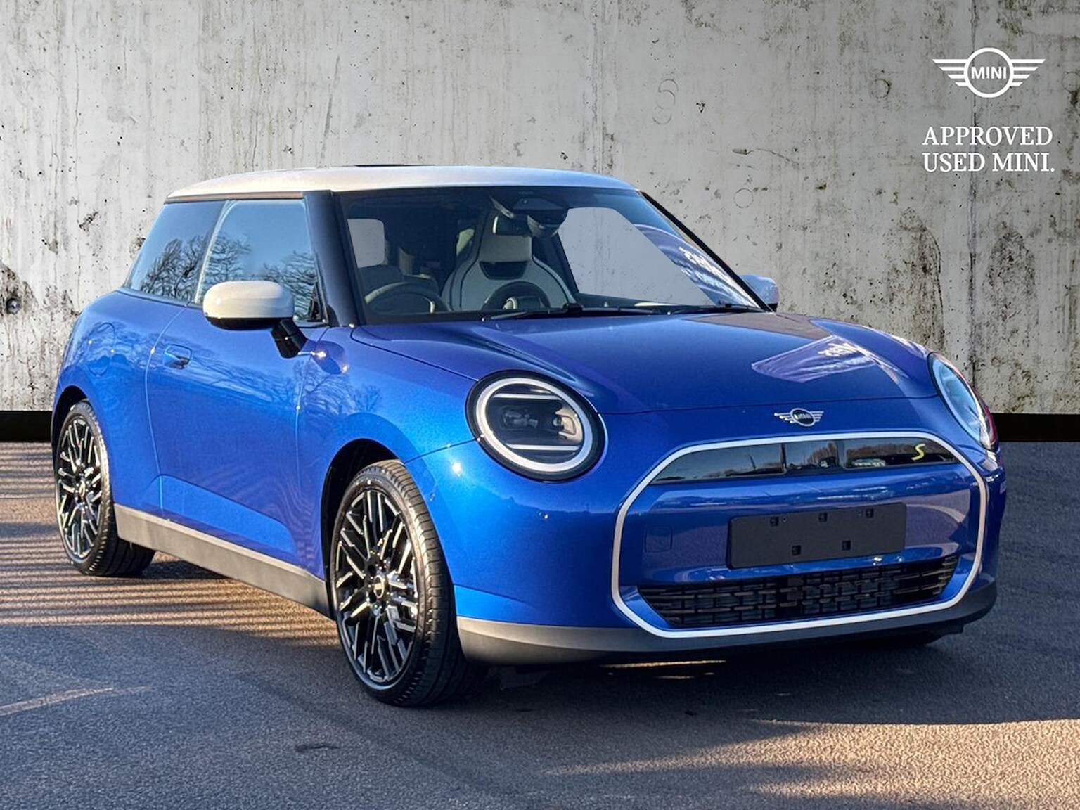 Main listing image - MINI Electric