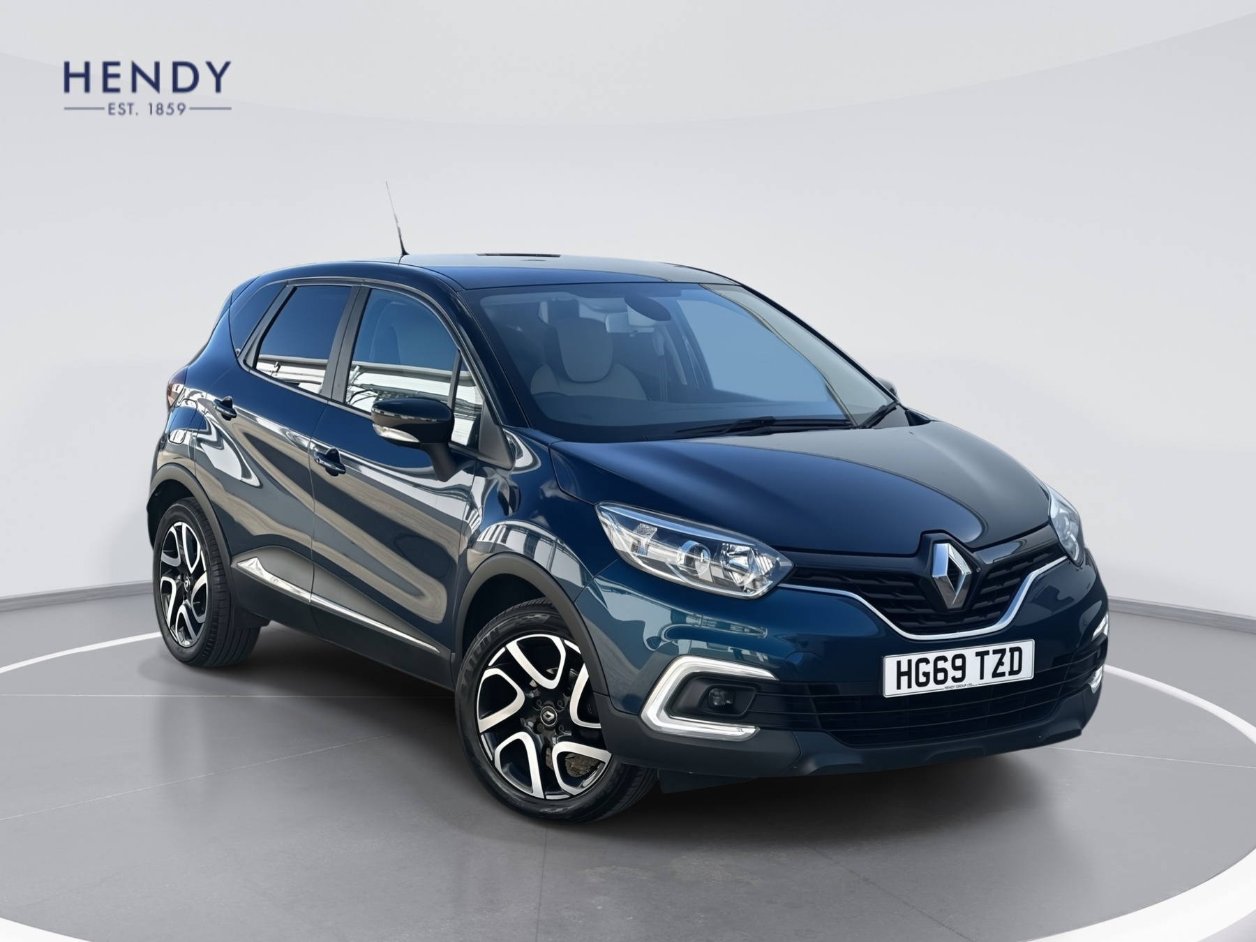 Main listing image - Renault Captur
