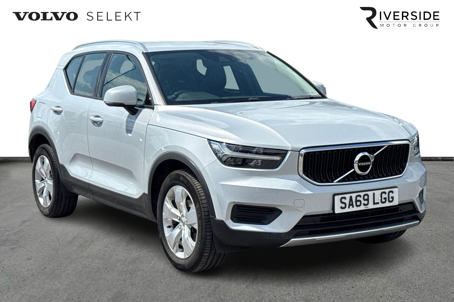 Main listing image - Volvo XC40
