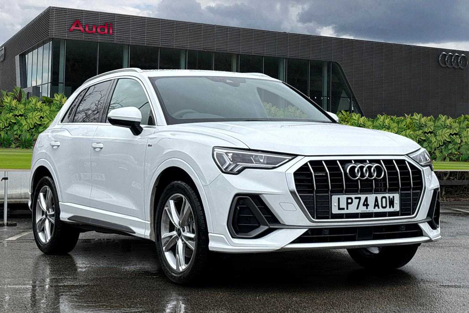 Main listing image - Audi Q3