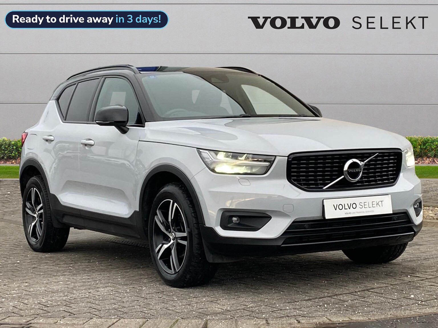 Main listing image - Volvo XC40