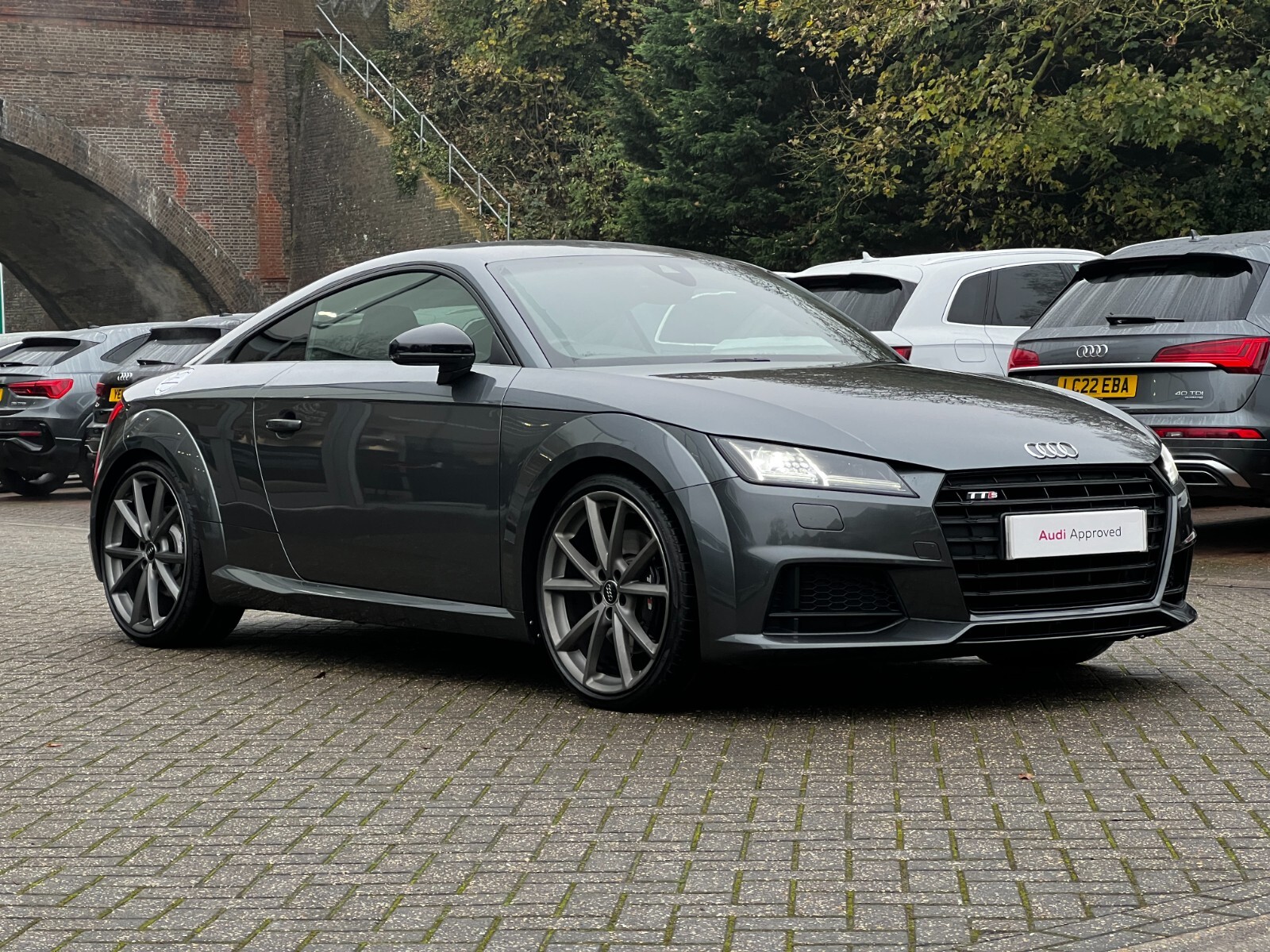 Main listing image - Audi TT S