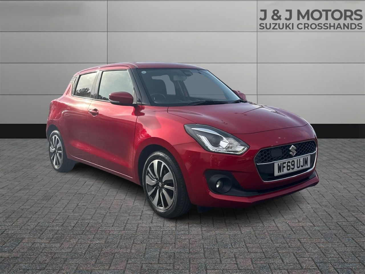 Main listing image - Suzuki Swift